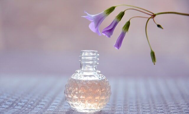 Jaki renomowany producent perfum sprzedaje je od lat w Polsce